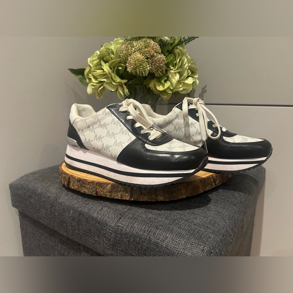 Michael Kors Shoes - Michael Kors Monique Knit Trainer Sneakers Black/Optic White Women’s 6